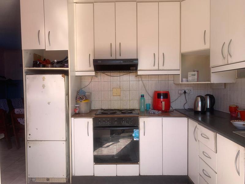 5 Bedroom Property for Sale in Devon Park Village Western Cape